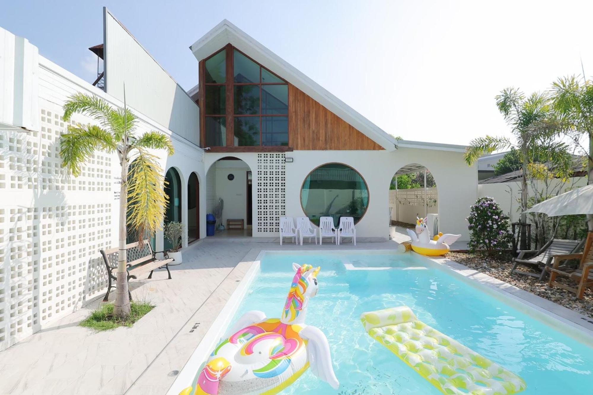 Villa Lalin Pool Chiang Mai